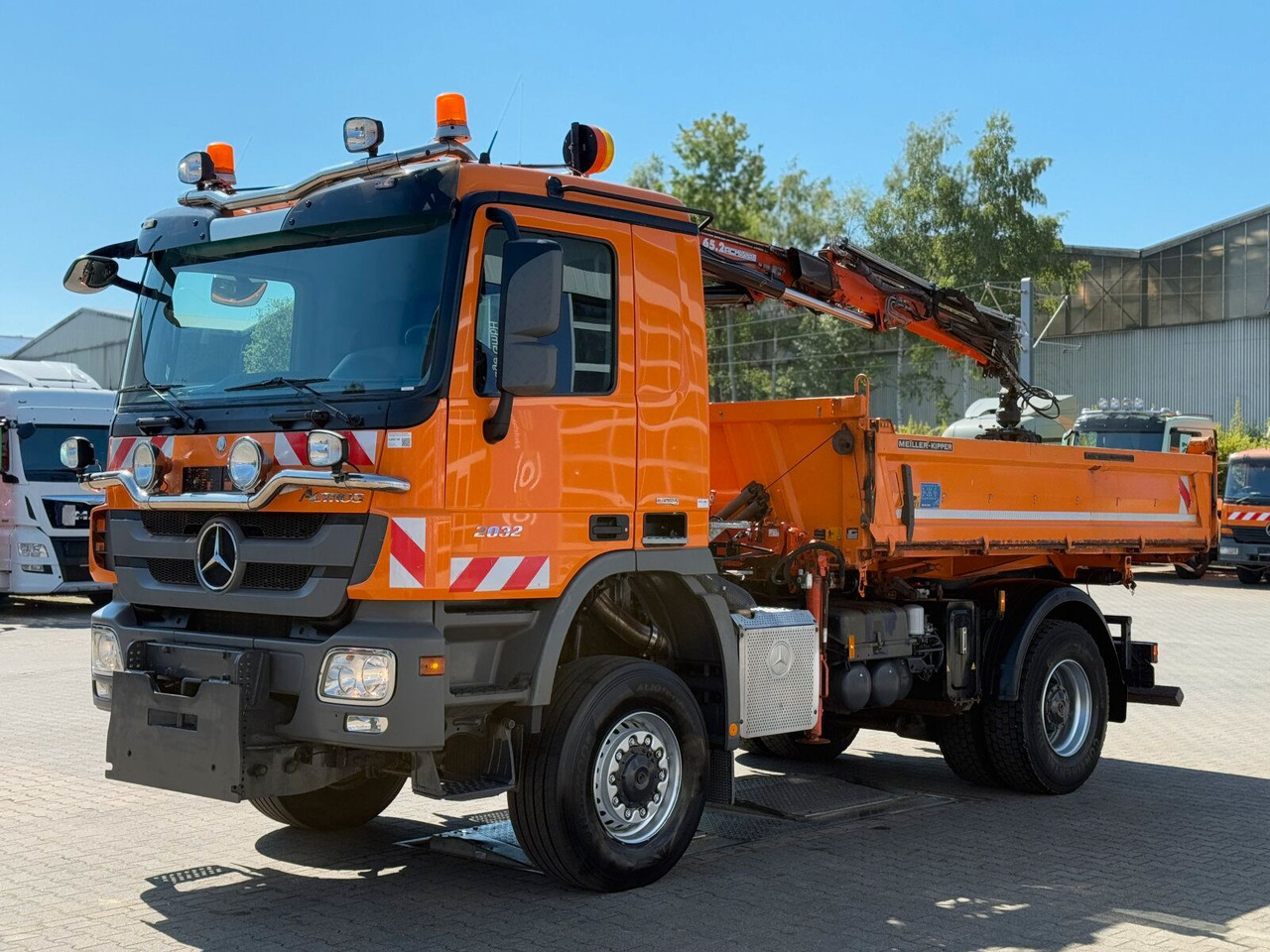 Самосвал камион, Камион с кран Mercedes-Benz ACTROS 2044 4x4 Kipper Kran ATLAS 65.2 A2L: снимка 11