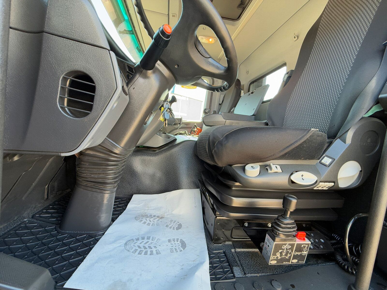Самосвал камион, Камион с кран Mercedes-Benz ACTROS 2044 4x4 Kipper Kran ATLAS 65.2 A2L: снимка 13