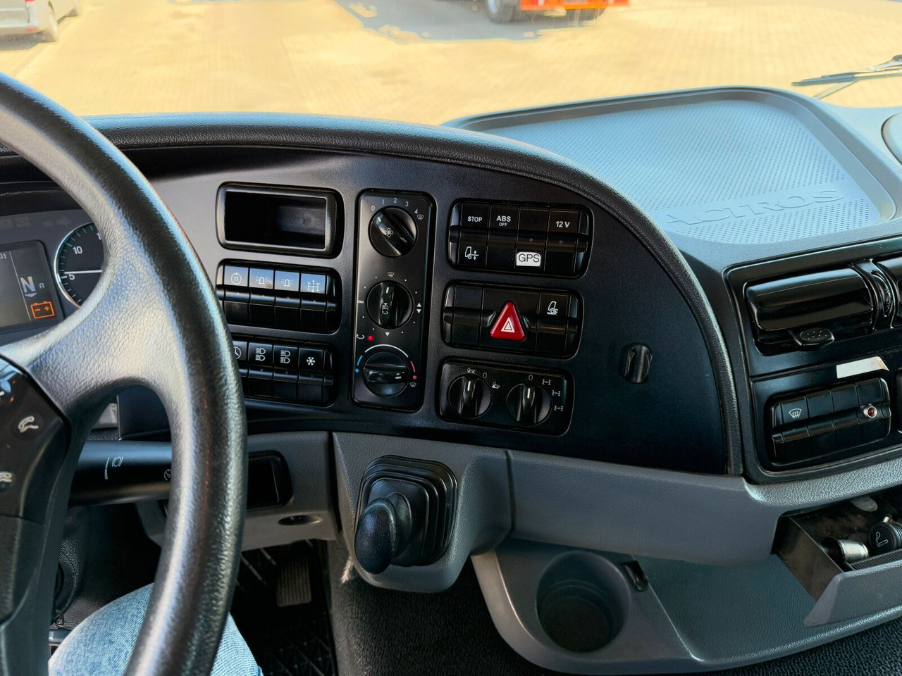 Самосвал камион, Камион с кран Mercedes-Benz ACTROS 2044 4x4 Kipper Kran ATLAS 65.2 A2L: снимка 17