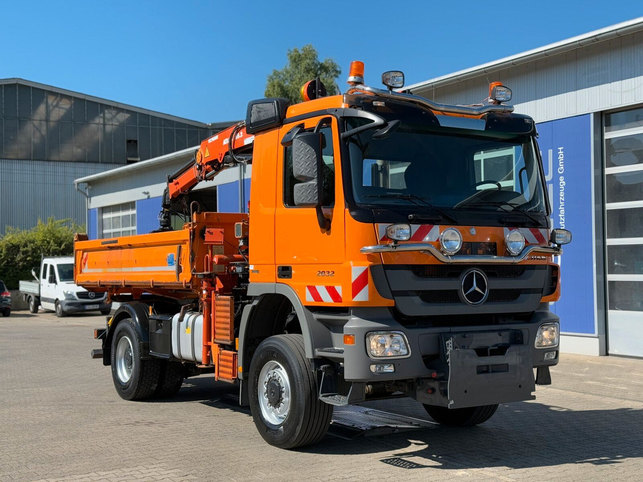 Mercedes-Benz ACTROS 2044 4x4 Kipper Kran ATLAS 65.2 A2L - Самосвал камион, Камион с кран: снимка 1 Mercedes-Benz ACTROS 2044 4x4 Kipper Kran ATLAS 65.2 A2L - Самосвал камион, Камион с кран: снимка 1
