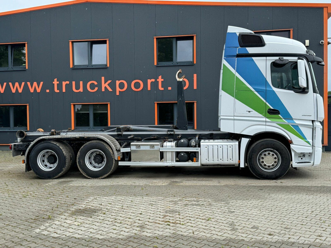 Mercedes-Benz ACTROS 2658 6x2 Abrollkipper MEILLER RK 26.67K - Мултилифт с кука камион: снимка 4 Mercedes-Benz ACTROS 2658 6x2 Abrollkipper MEILLER RK 26.67K - Мултилифт с кука камион: снимка 4