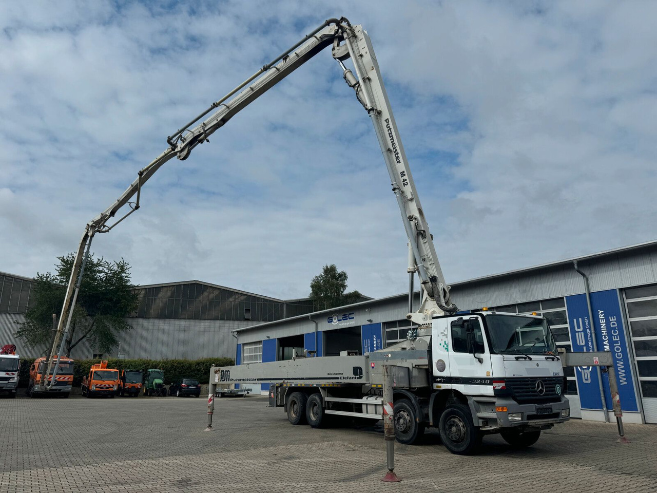 Mercedes-Benz ACTROS 3240 8x4 Betonpumpe PUTZMEISTER BSF 42 M - Бетон помпа: снимка 2 Mercedes-Benz ACTROS 3240 8x4 Betonpumpe PUTZMEISTER BSF 42 M - Бетон помпа: снимка 2