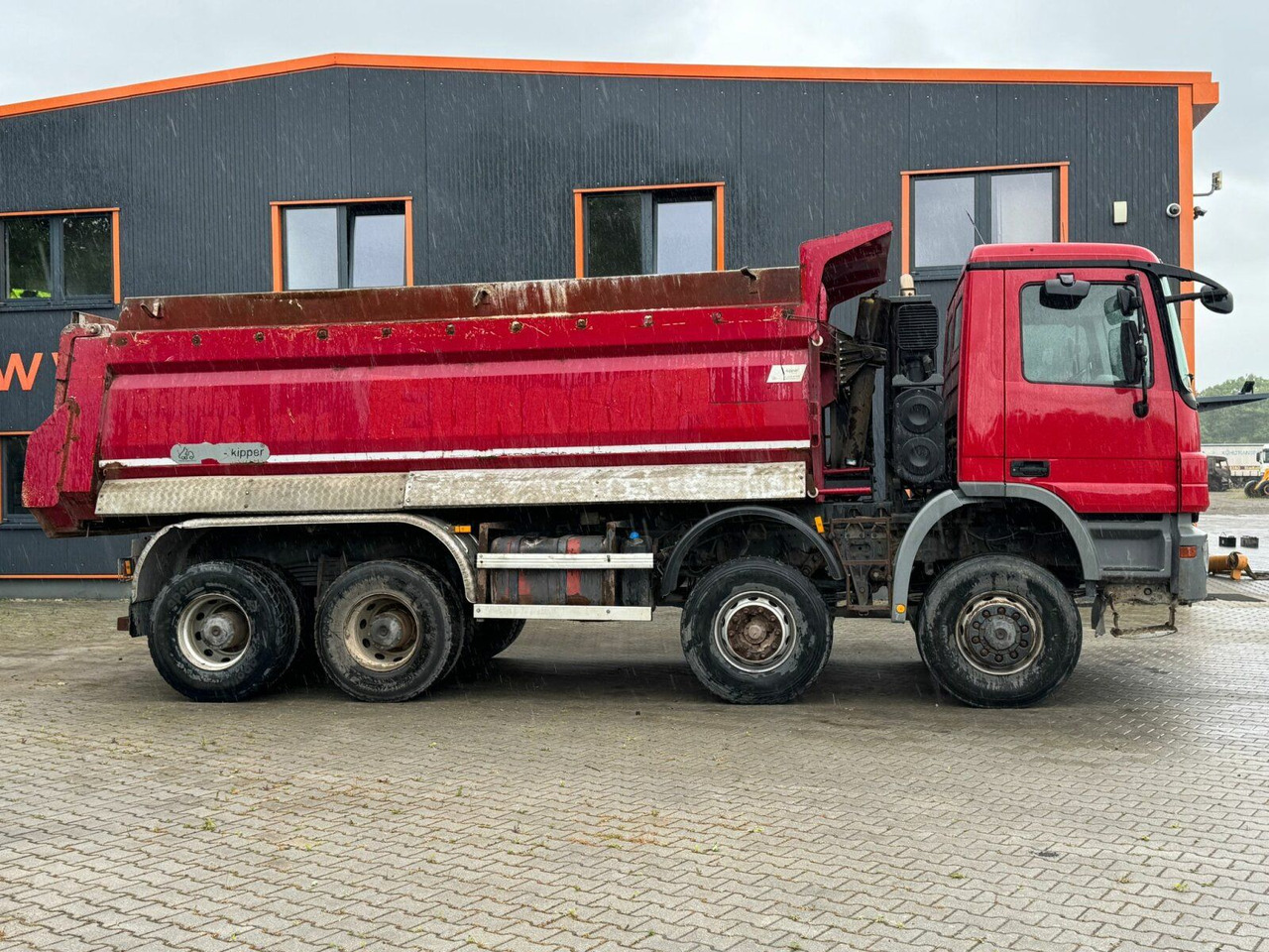 Mercedes-Benz ACTROS 4141 EURO4 8x6 Muldenkipper - Самосвал камион: снимка 4 Mercedes-Benz ACTROS 4141 EURO4 8x6 Muldenkipper - Самосвал камион: снимка 4