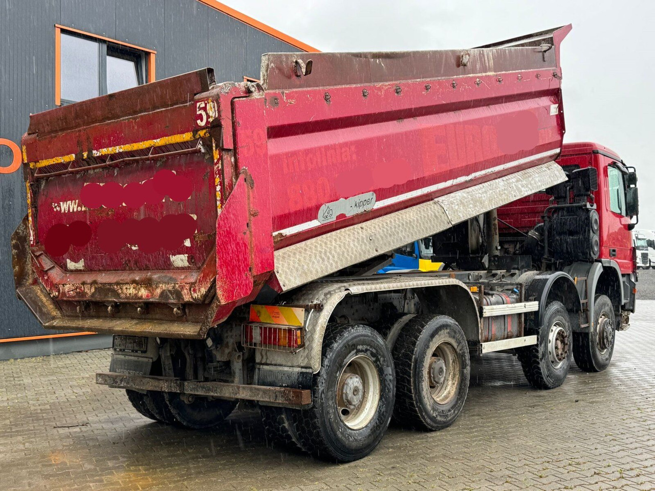 Лизинг на  Mercedes-Benz ACTROS 4141 EURO4 8x6 Muldenkipper Mercedes-Benz ACTROS 4141 EURO4 8x6 Muldenkipper: снимка 10