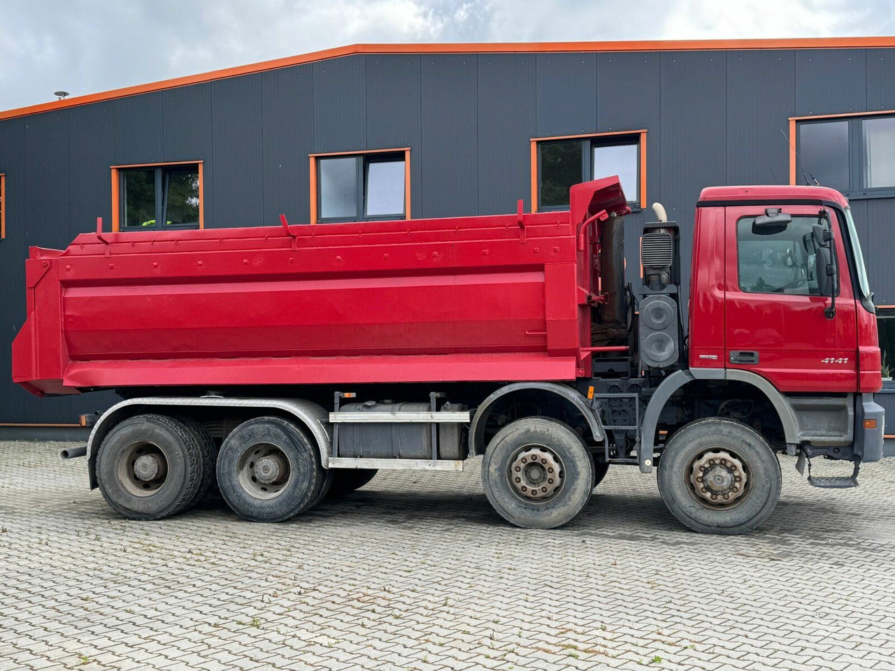 Mercedes-Benz ACTROS 4141 EURO4 8x8 Muldenkipper - Самосвал камион: снимка 4 Mercedes-Benz ACTROS 4141 EURO4 8x8 Muldenkipper - Самосвал камион: снимка 4
