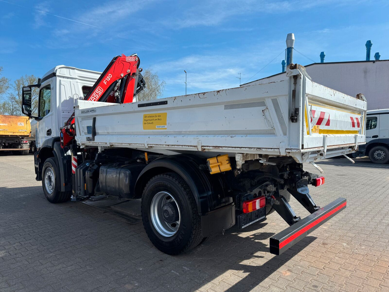 Mercedes-Benz AROCS 1832 4x2 Euro 6 Kipper Kran FASSI F120FB - Самосвал камион, Камион с кран: снимка 5 Mercedes-Benz AROCS 1832 4x2 Euro 6 Kipper Kran FASSI F120FB - Самосвал камион, Камион с кран: снимка 5
