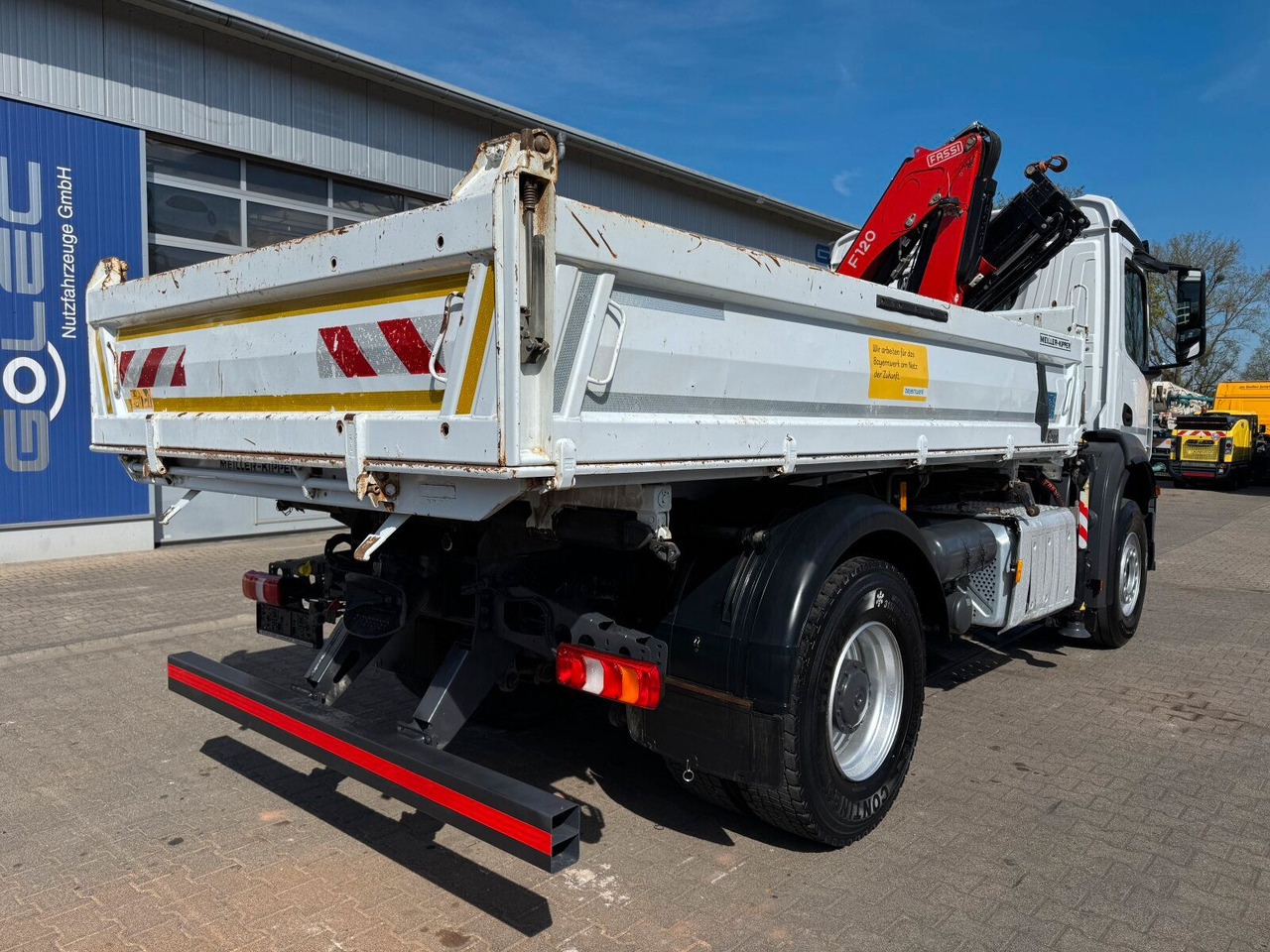 Mercedes-Benz AROCS 1832 4x2 Euro 6 Kipper Kran FASSI F120FB - Самосвал камион, Камион с кран: снимка 4 Mercedes-Benz AROCS 1832 4x2 Euro 6 Kipper Kran FASSI F120FB - Самосвал камион, Камион с кран: снимка 4