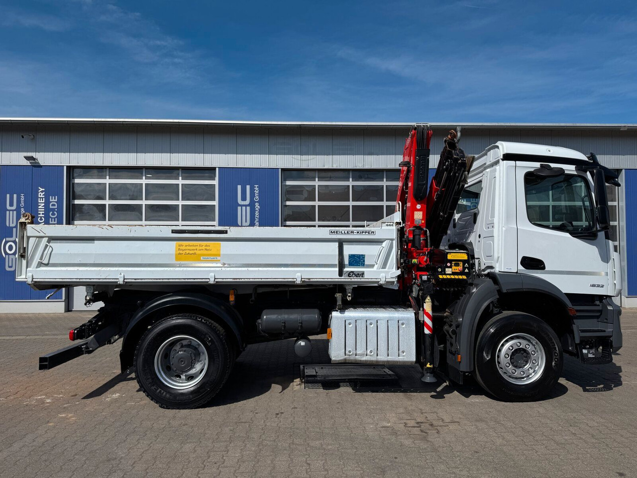 Mercedes-Benz AROCS 1832 4x2 Euro 6 Kipper Kran FASSI F120FB - Самосвал камион, Камион с кран: снимка 3 Mercedes-Benz AROCS 1832 4x2 Euro 6 Kipper Kran FASSI F120FB - Самосвал камион, Камион с кран: снимка 3