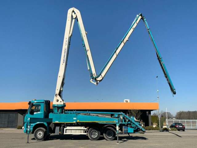 Mercedes-Benz AROCS 2636 6x4 Euro 6 Betonpumpe SERMAC 4Z36 - Бетон помпа: снимка 4 Mercedes-Benz AROCS 2636 6x4 Euro 6 Betonpumpe SERMAC 4Z36 - Бетон помпа: снимка 4