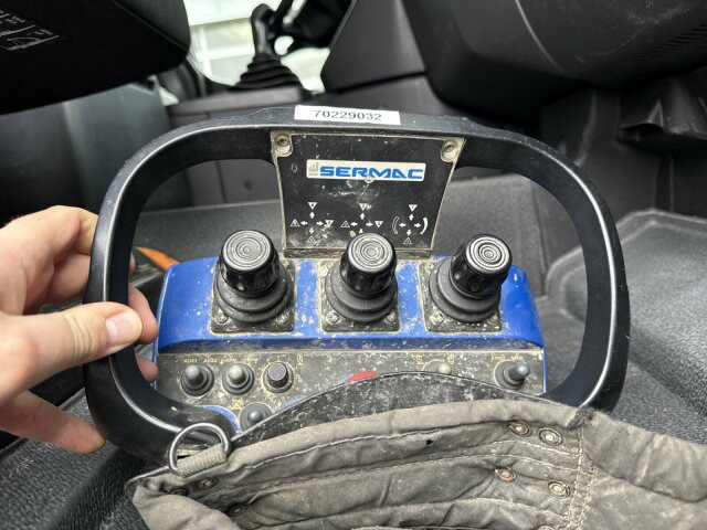 Mercedes-Benz AROCS 2636 6x4 Euro 6 Betonpumpe SERMAC 4Z36 - Бетон помпа: снимка 4 Mercedes-Benz AROCS 2636 6x4 Euro 6 Betonpumpe SERMAC 4Z36 - Бетон помпа: снимка 4
