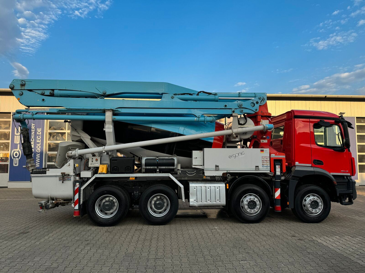 Mercedes-Benz AROCS 3243 8x4 Euro 6 Pumi Putzmeister TMM 24-3 - Бетон помпа: снимка 4 Mercedes-Benz AROCS 3243 8x4 Euro 6 Pumi Putzmeister TMM 24-3 - Бетон помпа: снимка 4