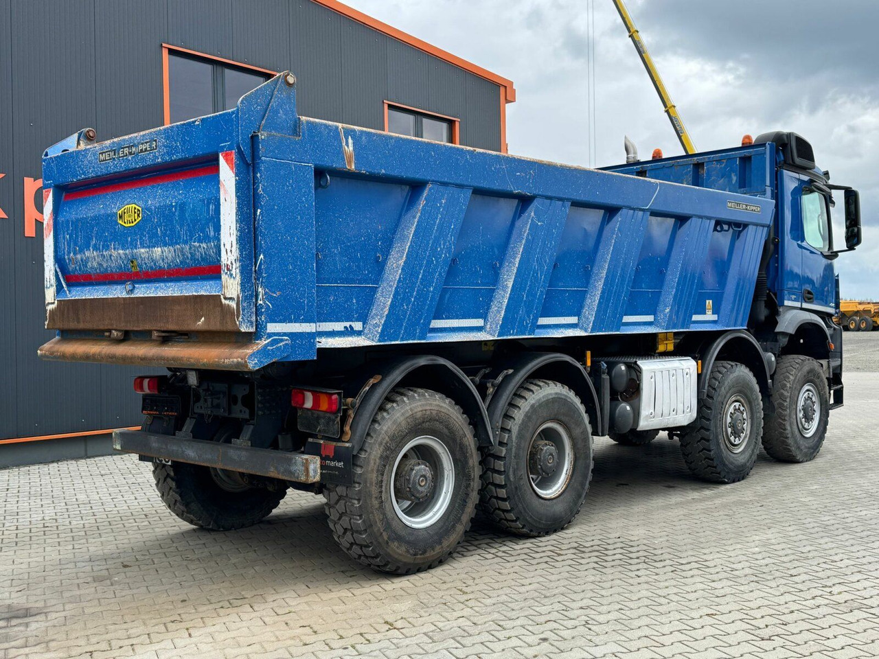 Mercedes-Benz AROCS 4145 8x8 EURO6 Muldenkipper TOP! - Самосвал камион: снимка 5 Mercedes-Benz AROCS 4145 8x8 EURO6 Muldenkipper TOP! - Самосвал камион: снимка 5