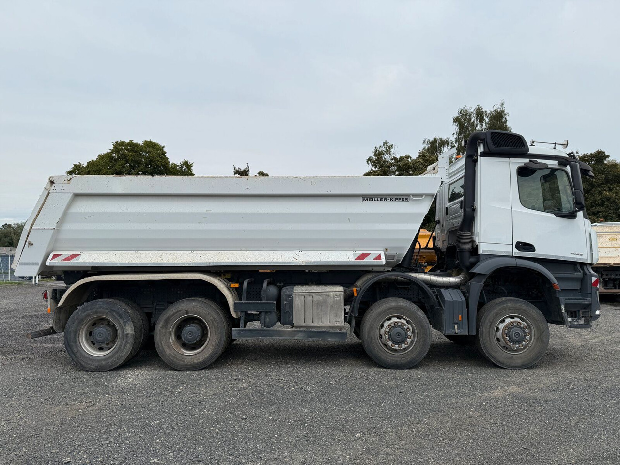 Mercedes-Benz AROCS 4145 8x8 Meiller Muldenkipper - Самосвал камион: снимка 3 Mercedes-Benz AROCS 4145 8x8 Meiller Muldenkipper - Самосвал камион: снимка 3