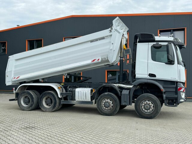 Mercedes-Benz AROCS 4145 8x8 Meiller Muldenkipper - Самосвал камион: снимка 2 Mercedes-Benz AROCS 4145 8x8 Meiller Muldenkipper - Самосвал камион: снимка 2