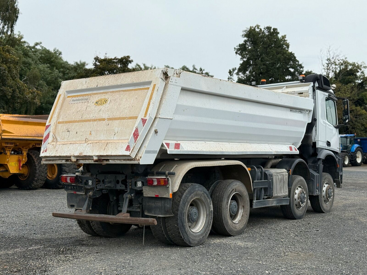 Mercedes-Benz AROCS 4145 8x8 Meiller Muldenkipper - Самосвал камион: снимка 4 Mercedes-Benz AROCS 4145 8x8 Meiller Muldenkipper - Самосвал камион: снимка 4