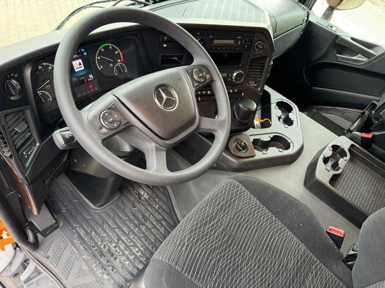 Самосвал камион Mercedes-Benz AROCS 4851 8x6 Euro 6 Gesteinkipper MEILLER: снимка 16