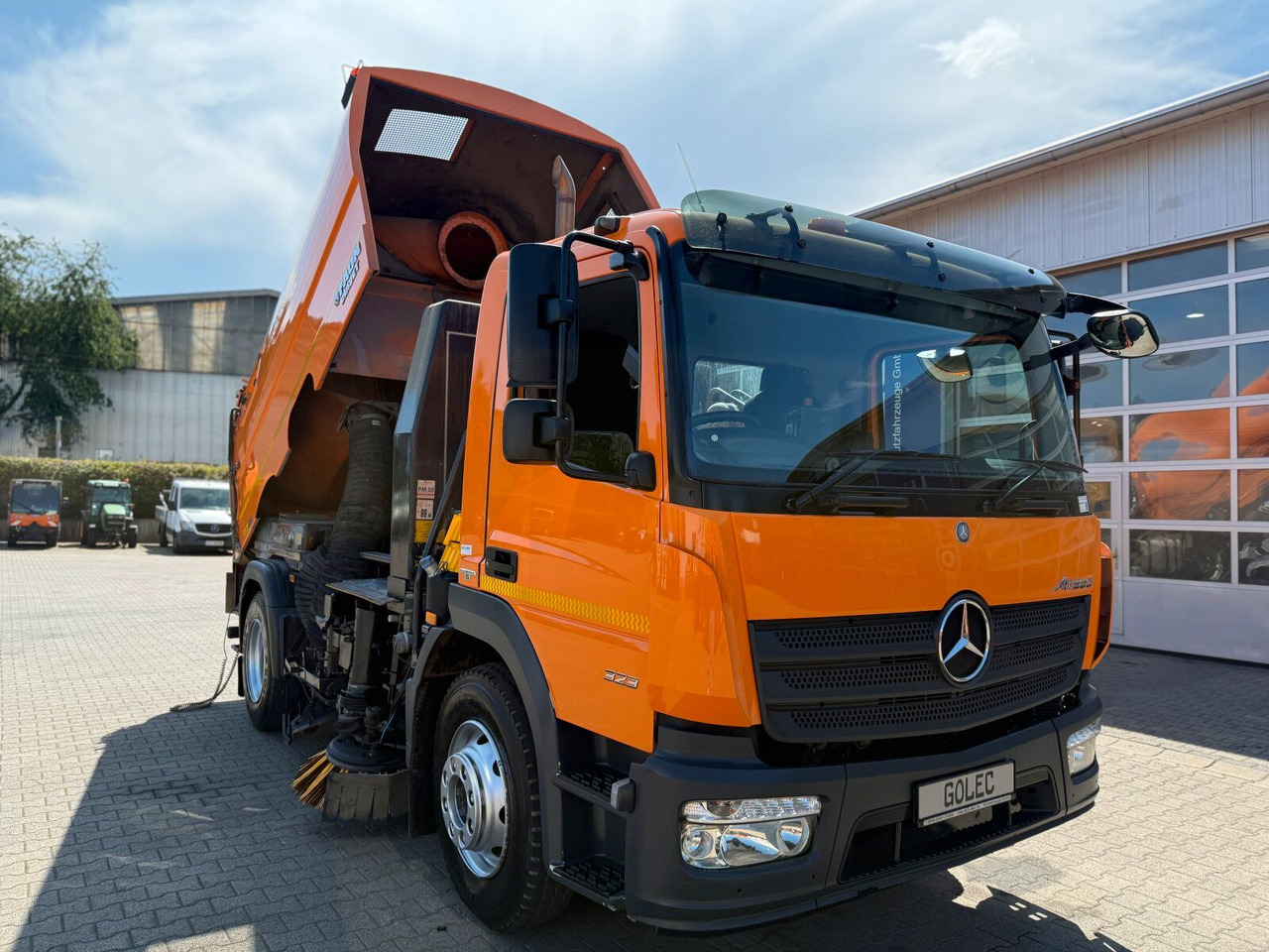Mercedes-Benz ATEGO 1323 4x2 Kehrmaschine FAUN Viajet 6R/H - Мотометачна машина: снимка 2 Mercedes-Benz ATEGO 1323 4x2 Kehrmaschine FAUN Viajet 6R/H - Мотометачна машина: снимка 2