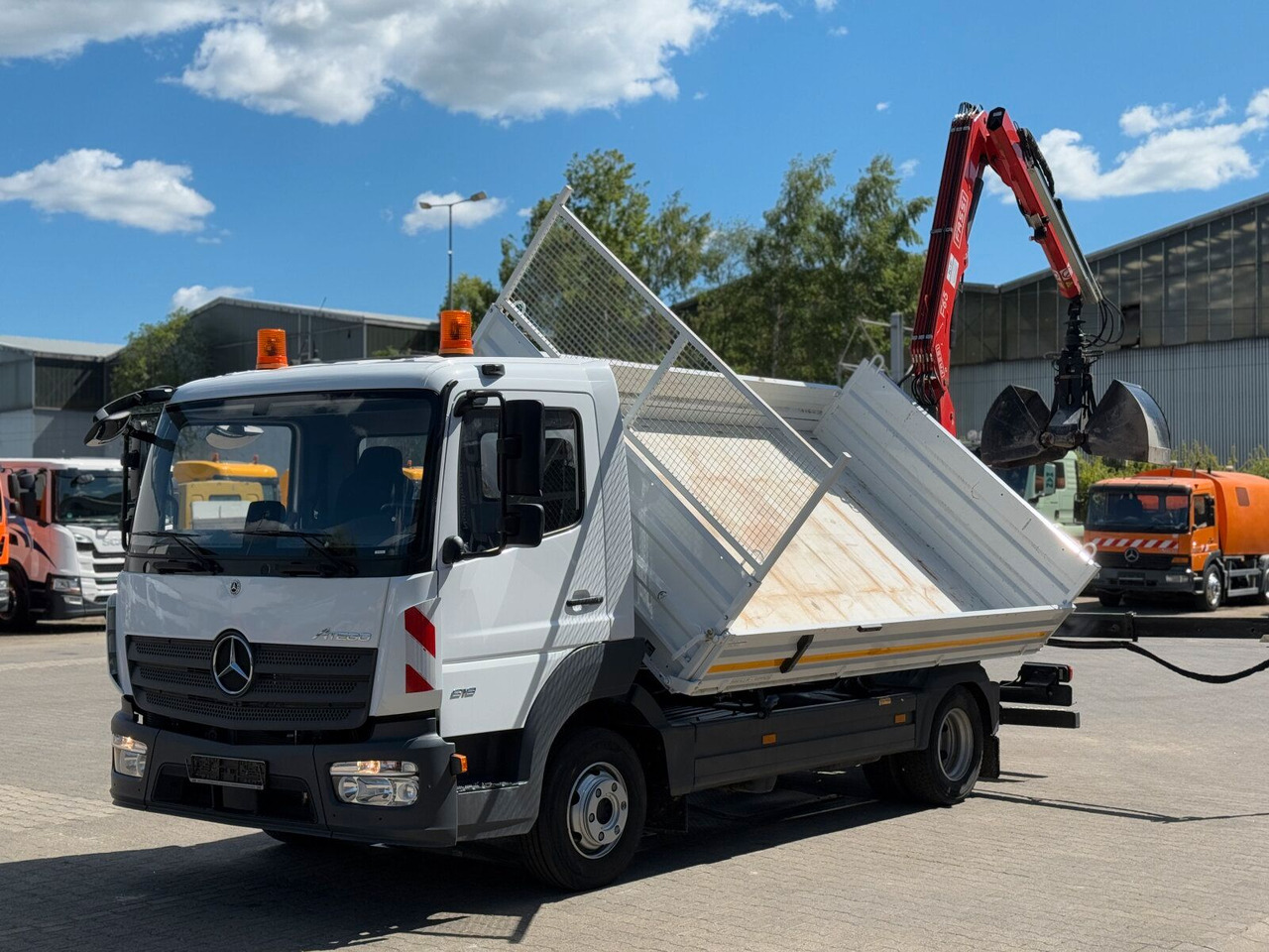 Камион с кран Mercedes-Benz ATEGO 818 4x2 Euro 6 Kipper Kran FASSI F65B.0.22: снимка 12