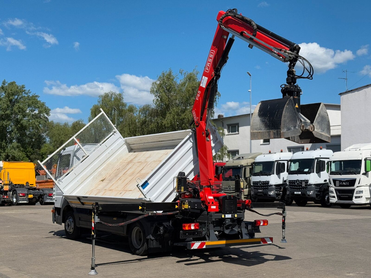 Лизинг на  Mercedes-Benz ATEGO 818 4x2 Euro 6 Kipper Kran FASSI F65B.0.22 Mercedes-Benz ATEGO 818 4x2 Euro 6 Kipper Kran FASSI F65B.0.22: снимка 10