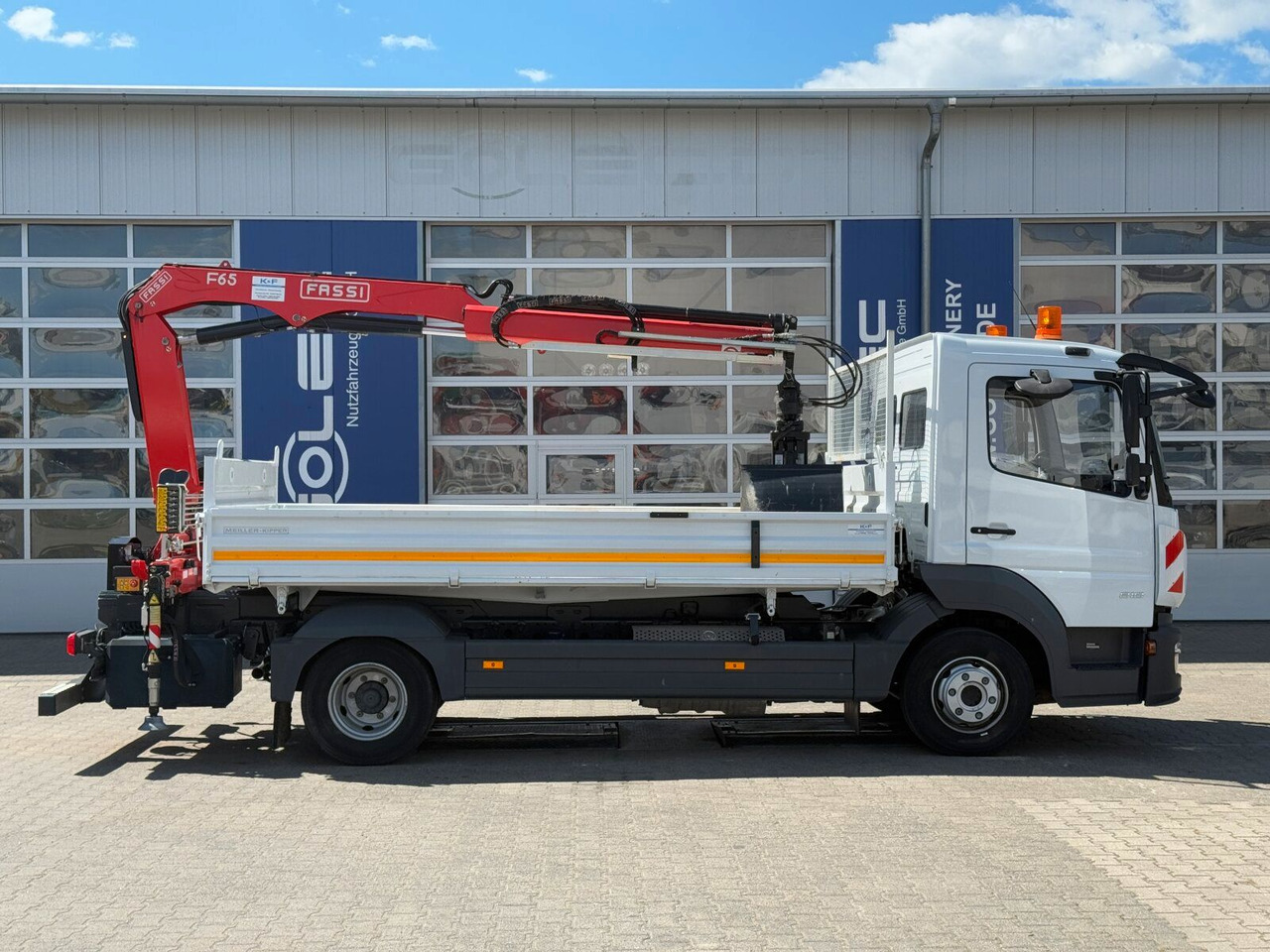 Mercedes-Benz ATEGO 818 4x2 Euro 6 Kipper Kran FASSI F65B.0.22 - Камион с кран: снимка 3 Mercedes-Benz ATEGO 818 4x2 Euro 6 Kipper Kran FASSI F65B.0.22 - Камион с кран: снимка 3
