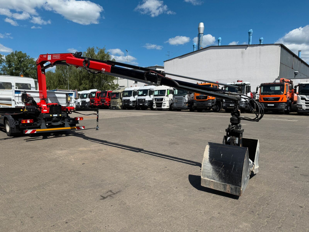 Лизинг на  Mercedes-Benz ATEGO 818 4x2 Euro 6 Kipper Kran FASSI F65B.0.22 Mercedes-Benz ATEGO 818 4x2 Euro 6 Kipper Kran FASSI F65B.0.22: снимка 20
