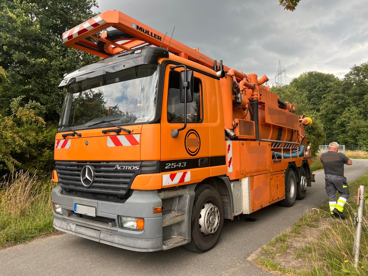 Mercedes-Benz Actros 2543 6x2 Kanalreiniger MÜLLER 12.000 L - Каналопочистваща машина: снимка 1 Mercedes-Benz Actros 2543 6x2 Kanalreiniger MÜLLER 12.000 L - Каналопочистваща машина: снимка 1