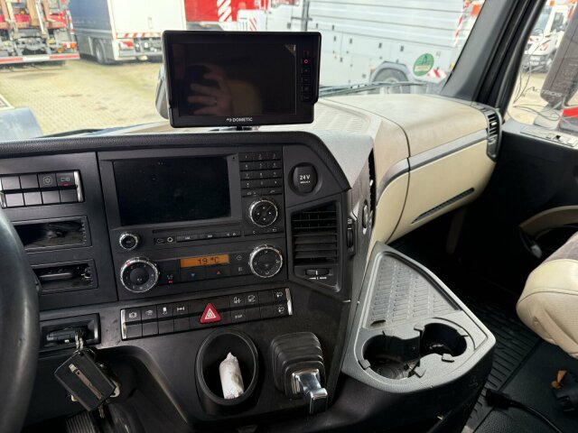 Mercedes-Benz Actros 4x2 Pritsche Plane Laderampe + Anhänger - Камион с брезент: снимка 3 Mercedes-Benz Actros 4x2 Pritsche Plane Laderampe + Anhänger - Камион с брезент: снимка 3