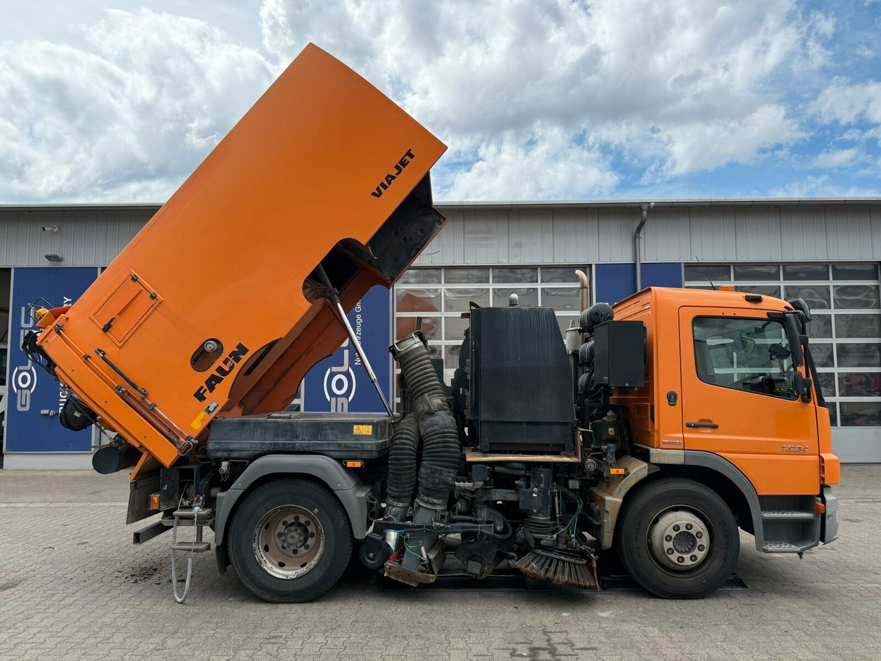 Mercedes-Benz Atego 1324 4x2 Kehrmaschine Viajet 6R/L - Мотометачна машина: снимка 3 Mercedes-Benz Atego 1324 4x2 Kehrmaschine Viajet 6R/L - Мотометачна машина: снимка 3