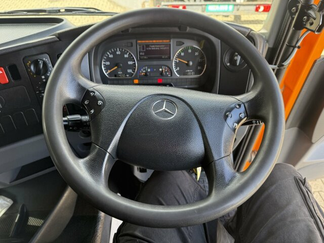 Mercedes-Benz Atego 1324 4x2 Kehrmaschine Viajet 6R/L - Мотометачна машина: снимка 3 Mercedes-Benz Atego 1324 4x2 Kehrmaschine Viajet 6R/L - Мотометачна машина: снимка 3