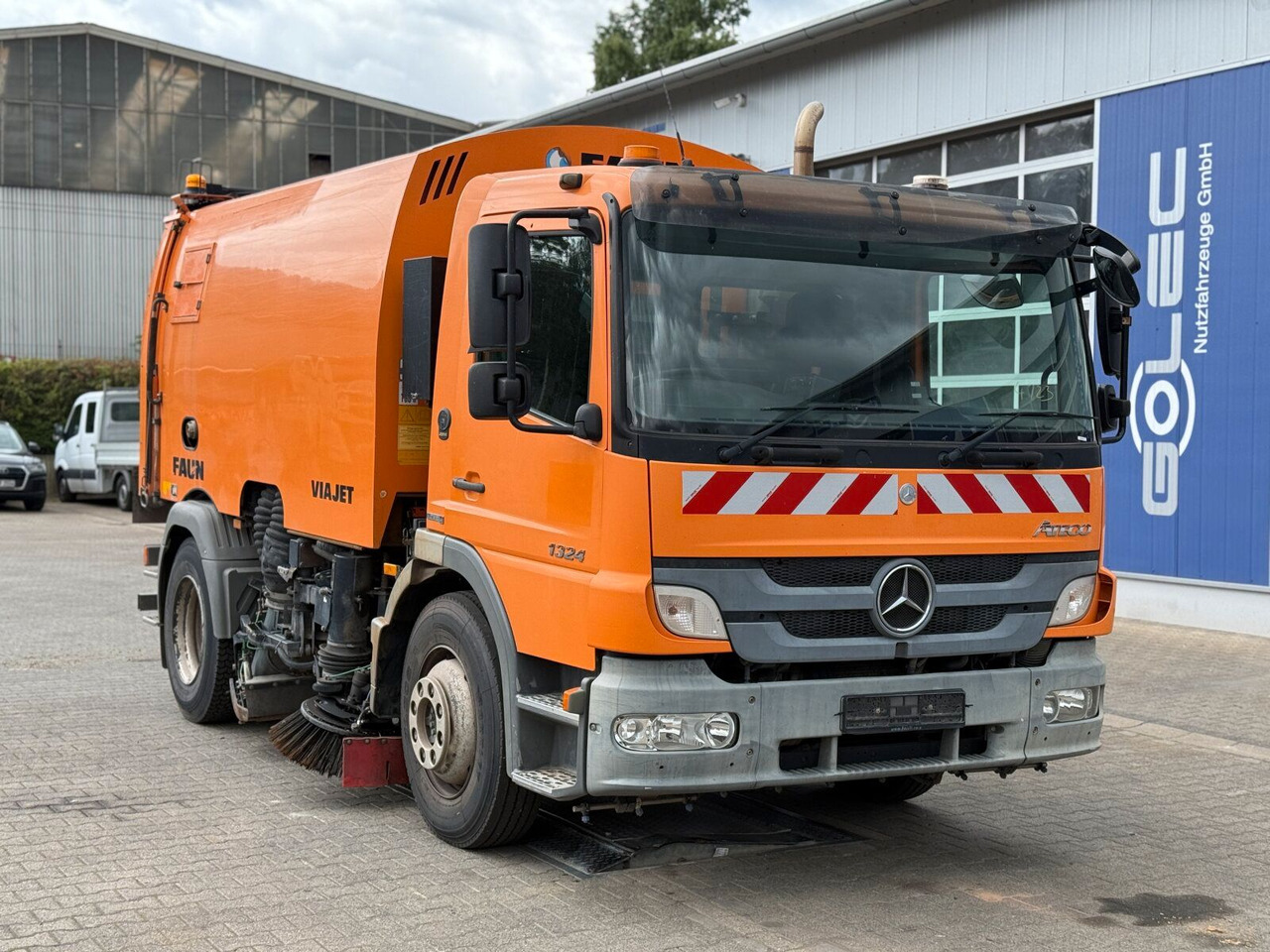Mercedes-Benz Atego 1324 4x2 Kehrmaschine Viajet 6R/L - Мотометачна машина: снимка 1 Mercedes-Benz Atego 1324 4x2 Kehrmaschine Viajet 6R/L - Мотометачна машина: снимка 1