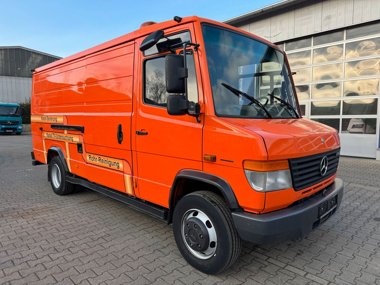 Mercedes-Benz Vario 818D Kanalreiniger Rockstroh Drain Jet 100 - Каналопочистваща машина: снимка 1 Mercedes-Benz Vario 818D Kanalreiniger Rockstroh Drain Jet 100 - Каналопочистваща машина: снимка 1