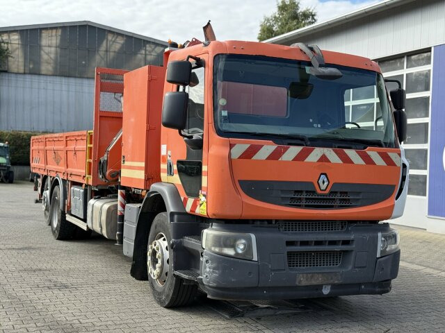 Renault Premium Lander Pritsche mit Kran FASSI - Камион с кран, Бордови камион: снимка 1 Renault Premium Lander Pritsche mit Kran FASSI - Камион с кран, Бордови камион: снимка 1