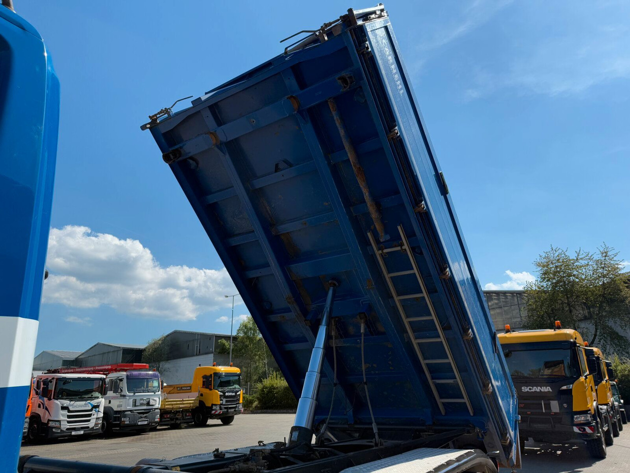Лизинг на  Scania P 450 6x4 Dreiseitenkipper DAUTEL Scania P 450 6x4 Dreiseitenkipper DAUTEL: снимка 19