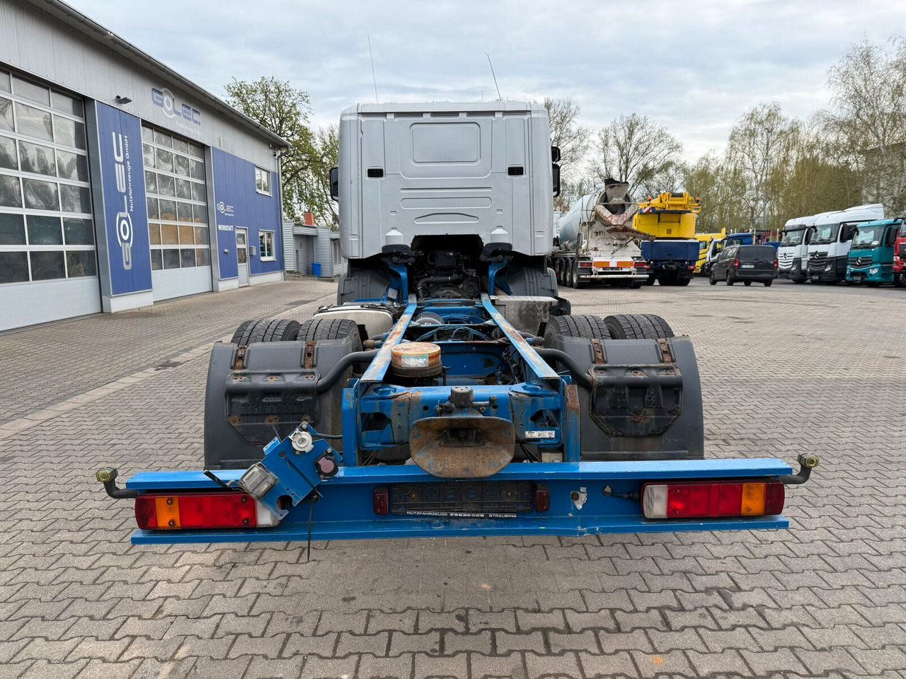 Scania R 420 Tankwagen ADR Fahrgestell Retarder Volluft - Шаси кабина: снимка 4 Scania R 420 Tankwagen ADR Fahrgestell Retarder Volluft - Шаси кабина: снимка 4