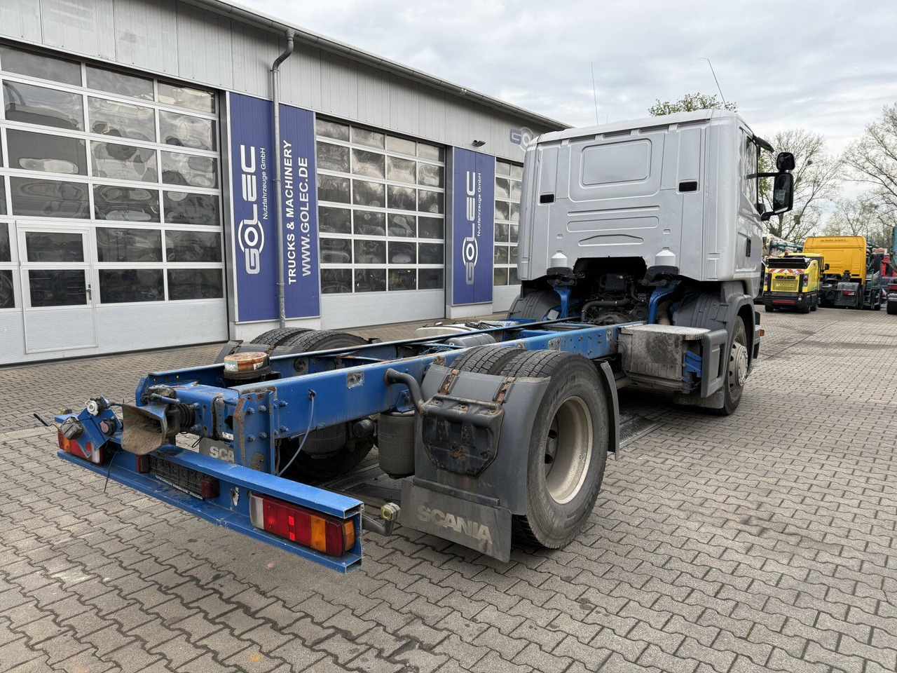 Scania R 420 Tankwagen ADR Fahrgestell Retarder Volluft - Камион цистерна: снимка 3 Scania R 420 Tankwagen ADR Fahrgestell Retarder Volluft - Камион цистерна: снимка 3