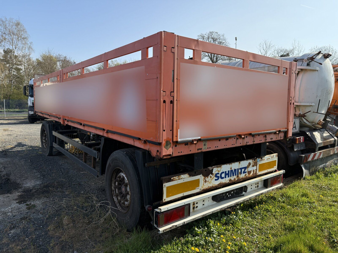 Schmitz Cargobull Gotha AFG 18 Baustoffanhänger 2 Achse - Бордово ремарке/ Платформа: снимка 4 Schmitz Cargobull Gotha AFG 18 Baustoffanhänger 2 Achse - Бордово ремарке/ Платформа: снимка 4