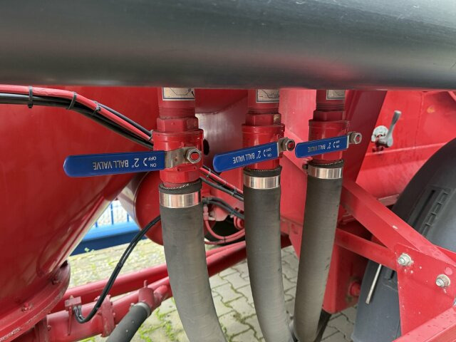 Spitzer SF 2754 / 4P liegend Silo 55 m3 - Цистерна за насипни товари: снимка 2 Spitzer SF 2754 / 4P liegend Silo 55 m3 - Цистерна за насипни товари: снимка 2