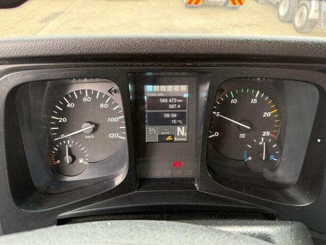 Mercedes-Benz Actros 1843 Sattelzugmaschine 4x2 Kipph. - Влекач: снимка 2 Mercedes-Benz Actros 1843 Sattelzugmaschine 4x2 Kipph. - Влекач: снимка 2