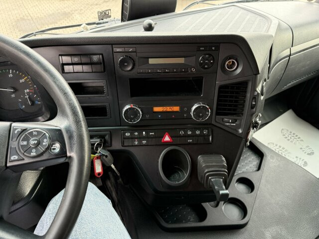 Mercedes-Benz Actros 1843 Sattelzugmaschine 4x2 Kipph. - Влекач: снимка 3 Mercedes-Benz Actros 1843 Sattelzugmaschine 4x2 Kipph. - Влекач: снимка 3