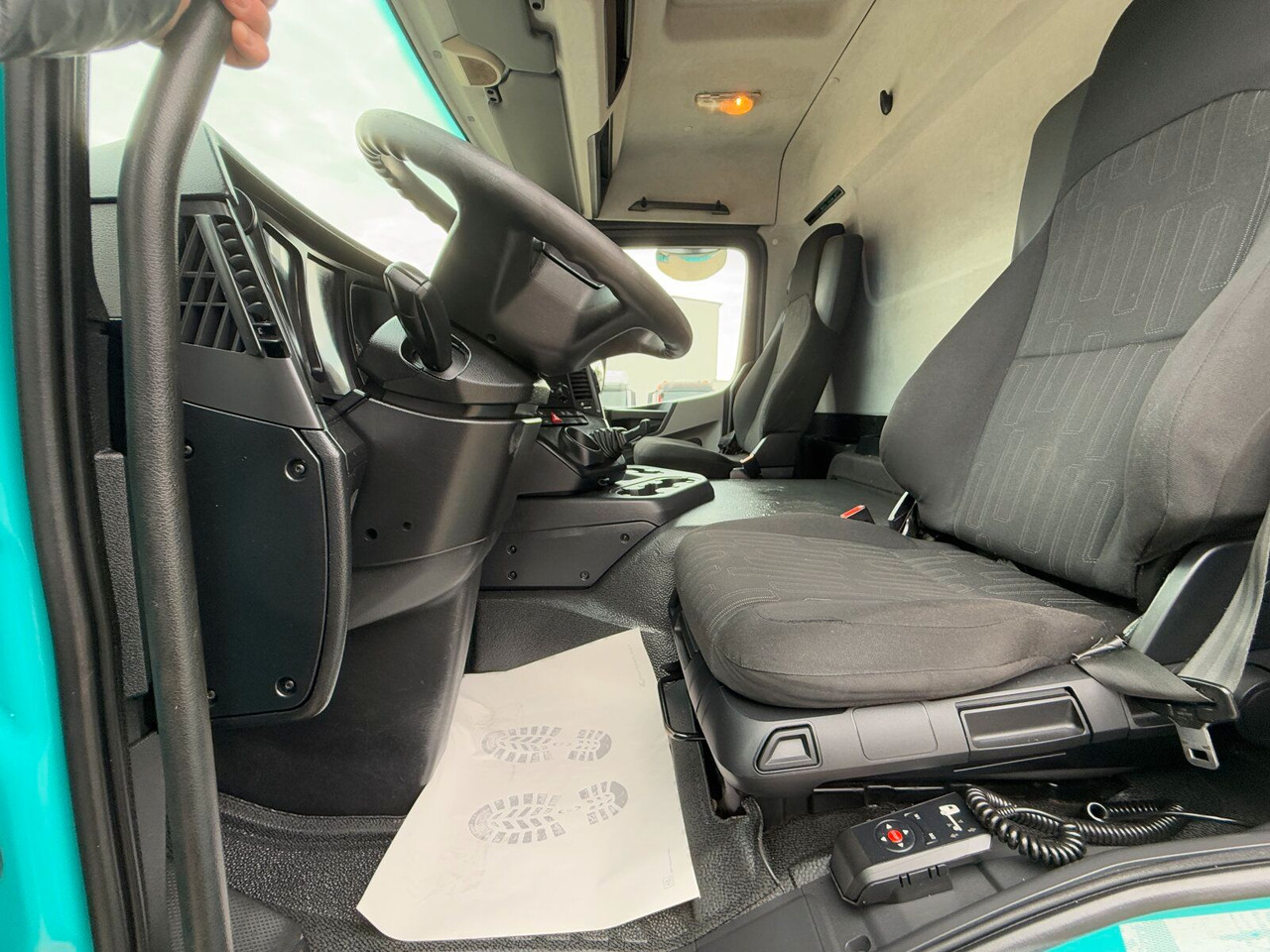 Влекач Mercedes-Benz Antos 2136 4x2 SZM Superlight: снимка 7