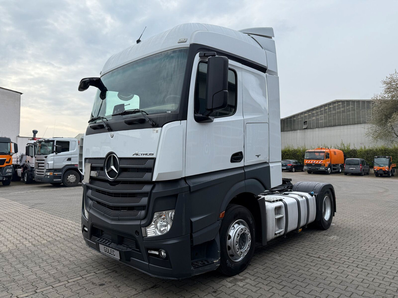 Mercedes-Benz MB Actros 1845 LS Sattelzugmaschine 4x2 - Влекач: снимка 2 Mercedes-Benz MB Actros 1845 LS Sattelzugmaschine 4x2 - Влекач: снимка 2