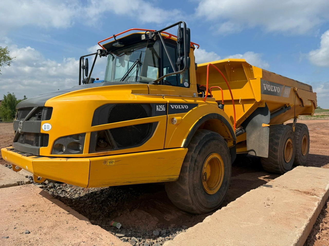 Volvo A25G Dumper 22,7 Ton TOP gepflegt - Мултилифт за контейнери камион: снимка 4 Volvo A25G Dumper 22,7 Ton TOP gepflegt - Мултилифт за контейнери камион: снимка 4