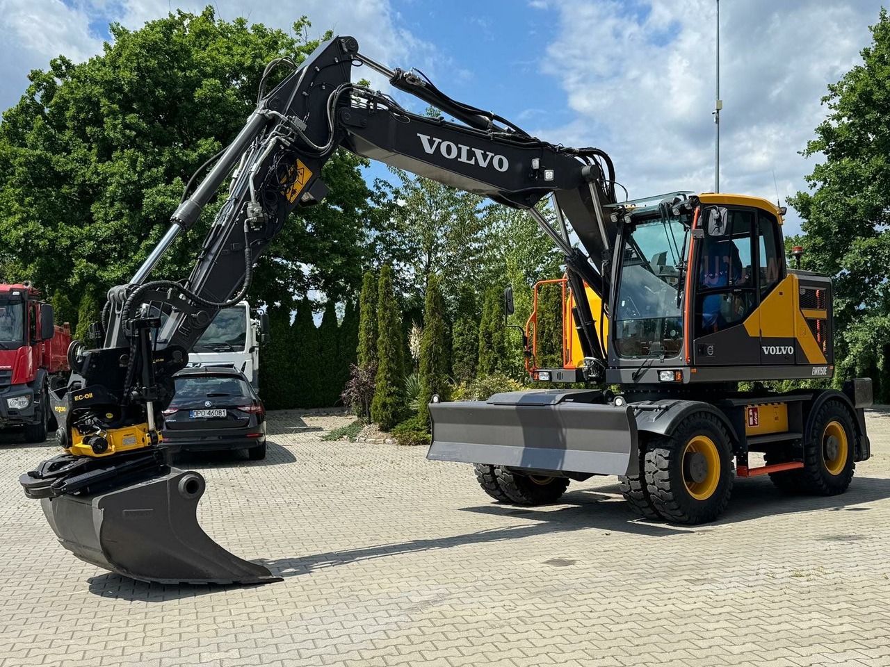 Volvo EWR150E Mobilbagger mit ROTATOR ENCONG EC319 - Колесен багер: снимка 1 Volvo EWR150E Mobilbagger mit ROTATOR ENCONG EC319 - Колесен багер: снимка 1