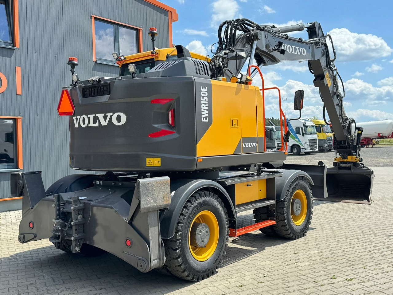 Volvo EWR150E Mobilbagger mit ROTATOR ENCONG EC319 - Колесен багер: снимка 5 Volvo EWR150E Mobilbagger mit ROTATOR ENCONG EC319 - Колесен багер: снимка 5