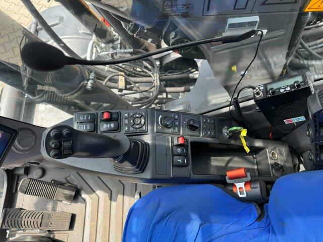 Volvo EWR150E Mobilbagger mit ROTATOR ENCONG EC319 - Колесен багер: снимка 3 Volvo EWR150E Mobilbagger mit ROTATOR ENCONG EC319 - Колесен багер: снимка 3