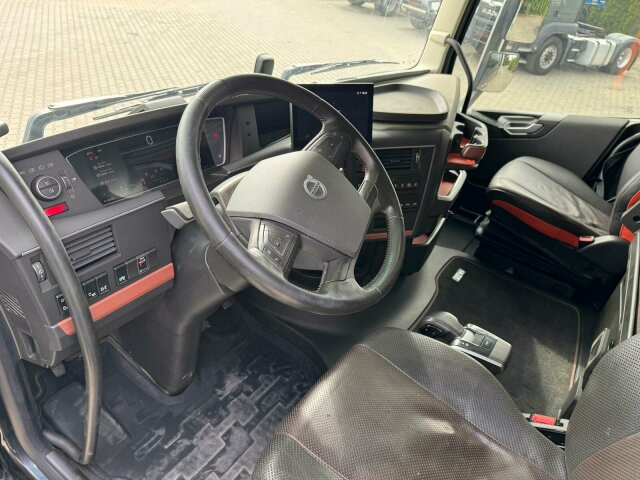 Лизинг на Volvo FH16 750 8X4 Holztransport Alukar TOP! Volvo FH16 750 8X4 Holztransport Alukar TOP!: снимка 14