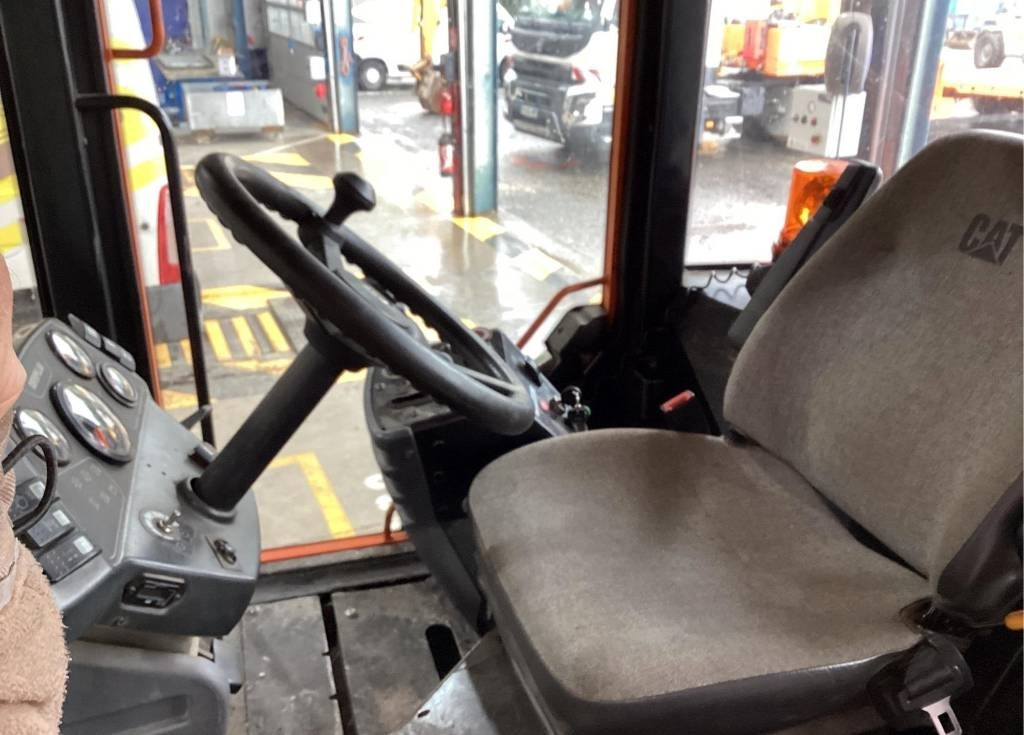 CAT CB 434 D - Пътен валяк: снимка 3 CAT CB 434 D - Пътен валяк: снимка 3