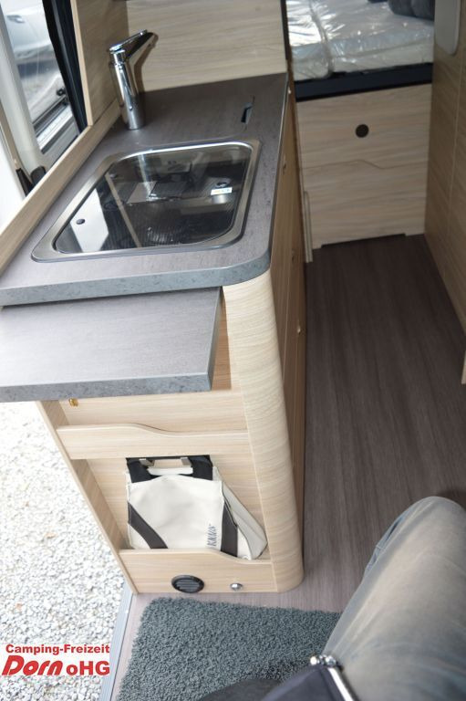 Нови Кемпер ван Knaus BoxStar 600 Street 60 Years Aufstelldach Komfort Knaus BoxStar 600 Street 60 Years Aufstelldach Komfort: снимка 12