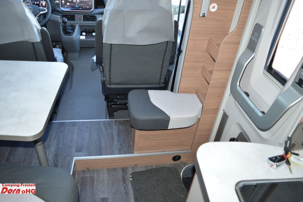 Нови Полуинтегриран кемпер Knaus VAN WAVE 640 MEG VANSATION 163 PS/Schalter/4 Per: снимка 12