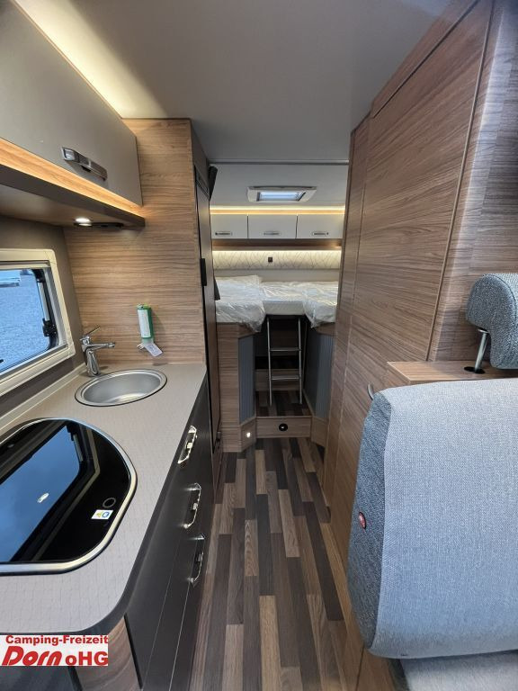 Нови Интегриран кемпер Weinsberg CaraCore 650 MEG Automatik/180PS 2024: снимка 13